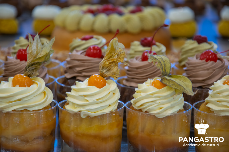 Brașov / Eclere, choux și savarine