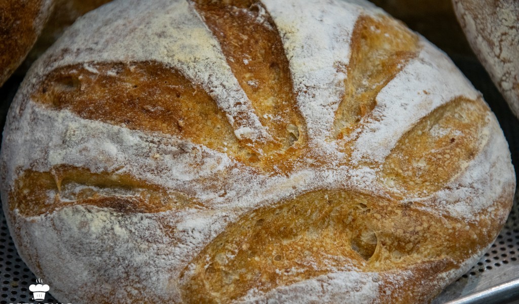 Săcele, Brașov: Maiaua sălbatică în produse de panificație 